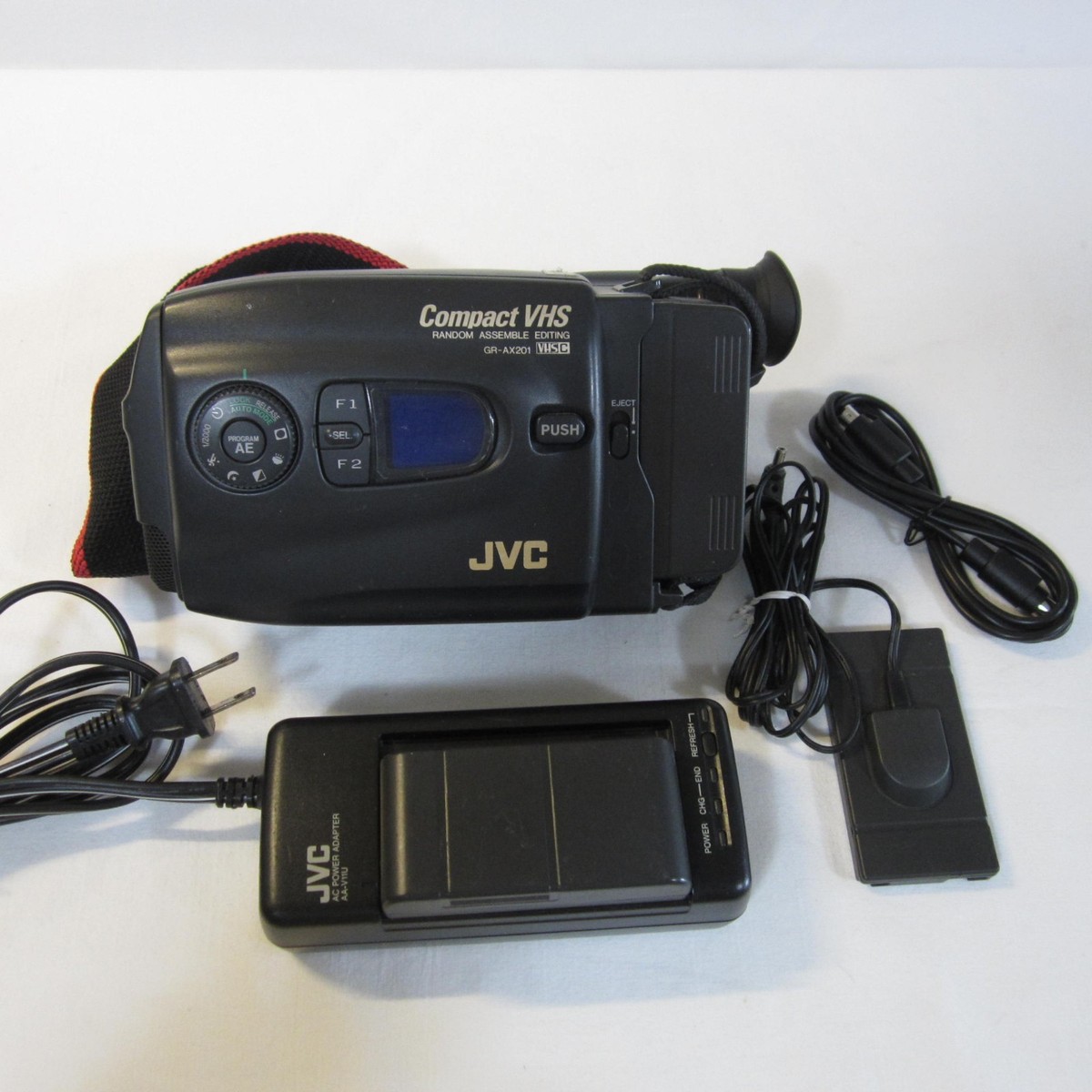 JVC GR-AX201 Compact VHS Video Camera with Charger Battery Cords