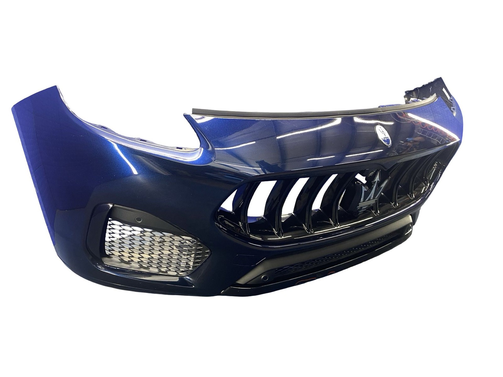 2023-2026 MASERATI GRECALE M182 OEM FRONT BUMPER GRILLE COVER W/ PARK ASSIST
