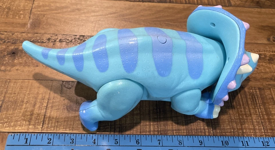 Tren de dinosaurios TANQUE LOS TRICERATOPS 12" interactivo parlante Dino Jim Henson 2010 Foto 4 de 4