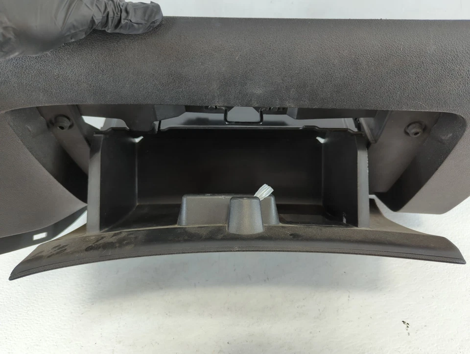 Chevrolet Malibu 2010 guantera de pasajero compartimento de almacenamiento puerta VZWWH Foto 4 de 4