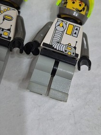 Lego Vintage Space Exploriens 6899-Nebula Outpost. Not Complete w/2 Figures 1996