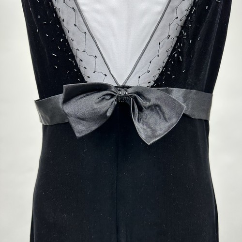 Molly Malloy Evening 8 Black Beaded Velour Slveless V-Neck Back Bow Sheath Dress - Picture 9 of 19