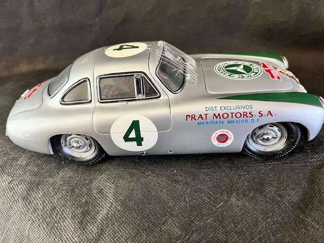 CMC 1:18 M-023 MERCEDES-BENZ 300 SL (1952) CARRERA CMC 1:18 M-023 MERCEDES-BENZ 300 SL (1952) CARRERA