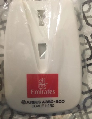 Modellino aereo Emirates Airbus A380-800 in plastica scala 1/250 nuovo aperto - Foto 7 di 10