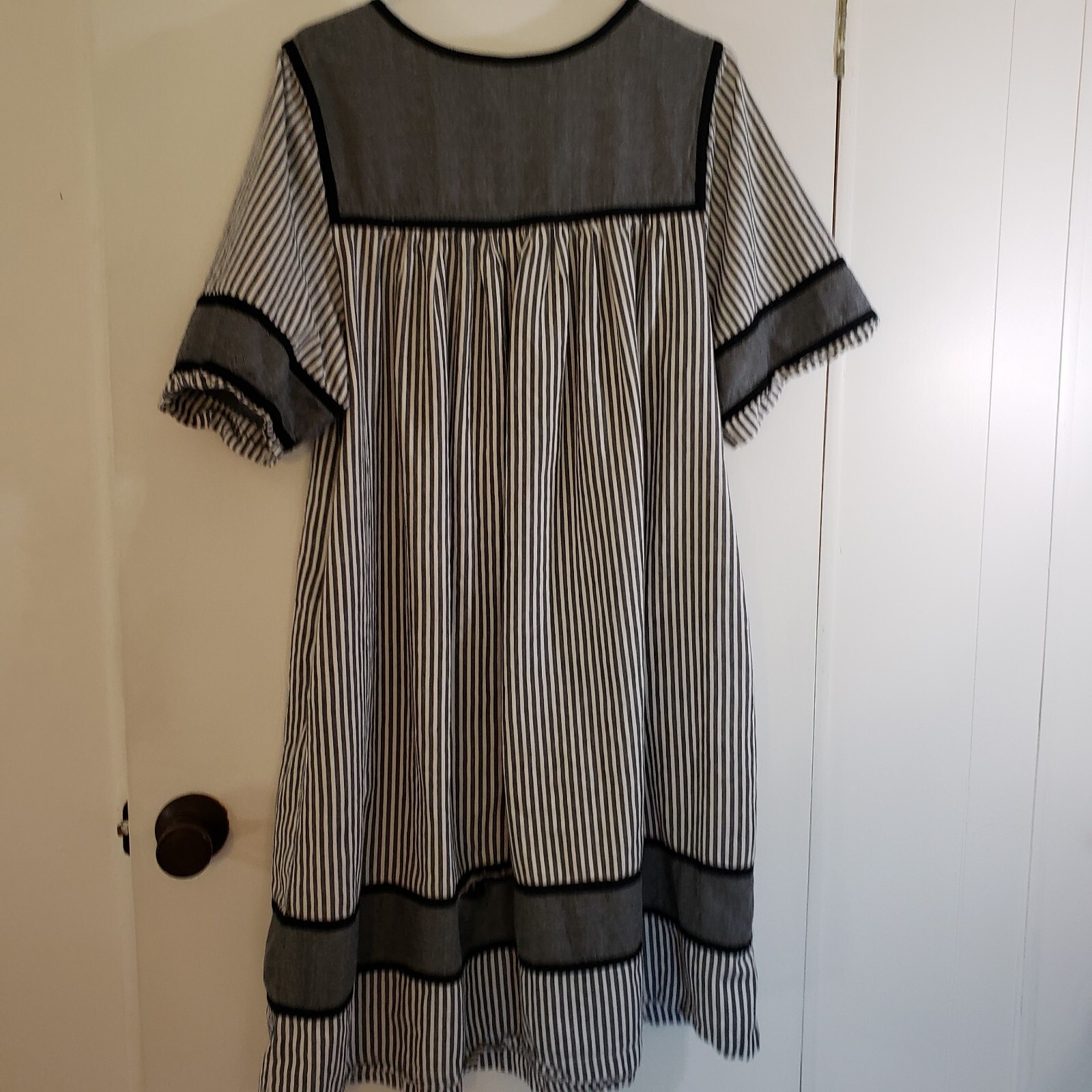 Go Softly Patio Dress Women's Size Large MuMuu Gray stripes Embroidered Bust eBay