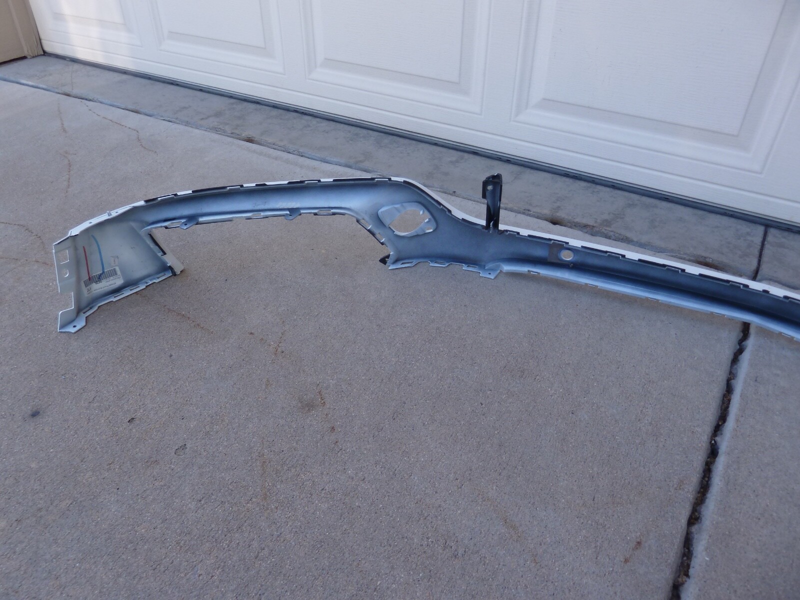 2016-2019 Bentley BENTAYGA FRONT UPPER BUMPER TOP SECTION OEM