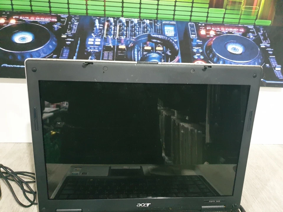 G1261 ACER aspire 5050 zr3 Laptop won't run on spares or reapirs - Image 2 of 4