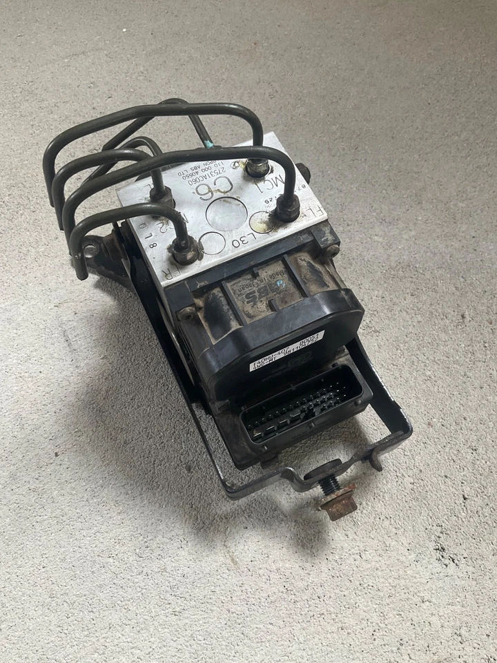 2001 Subaru Outback Legacy Impreza ABS Pump Control Module Unit 27531AC060 - Image 2 of 4