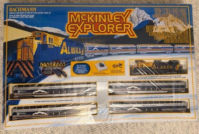 Bachmann McKinley Explorer HO Train Set Alaska GP40 + 4 Dome Cars New