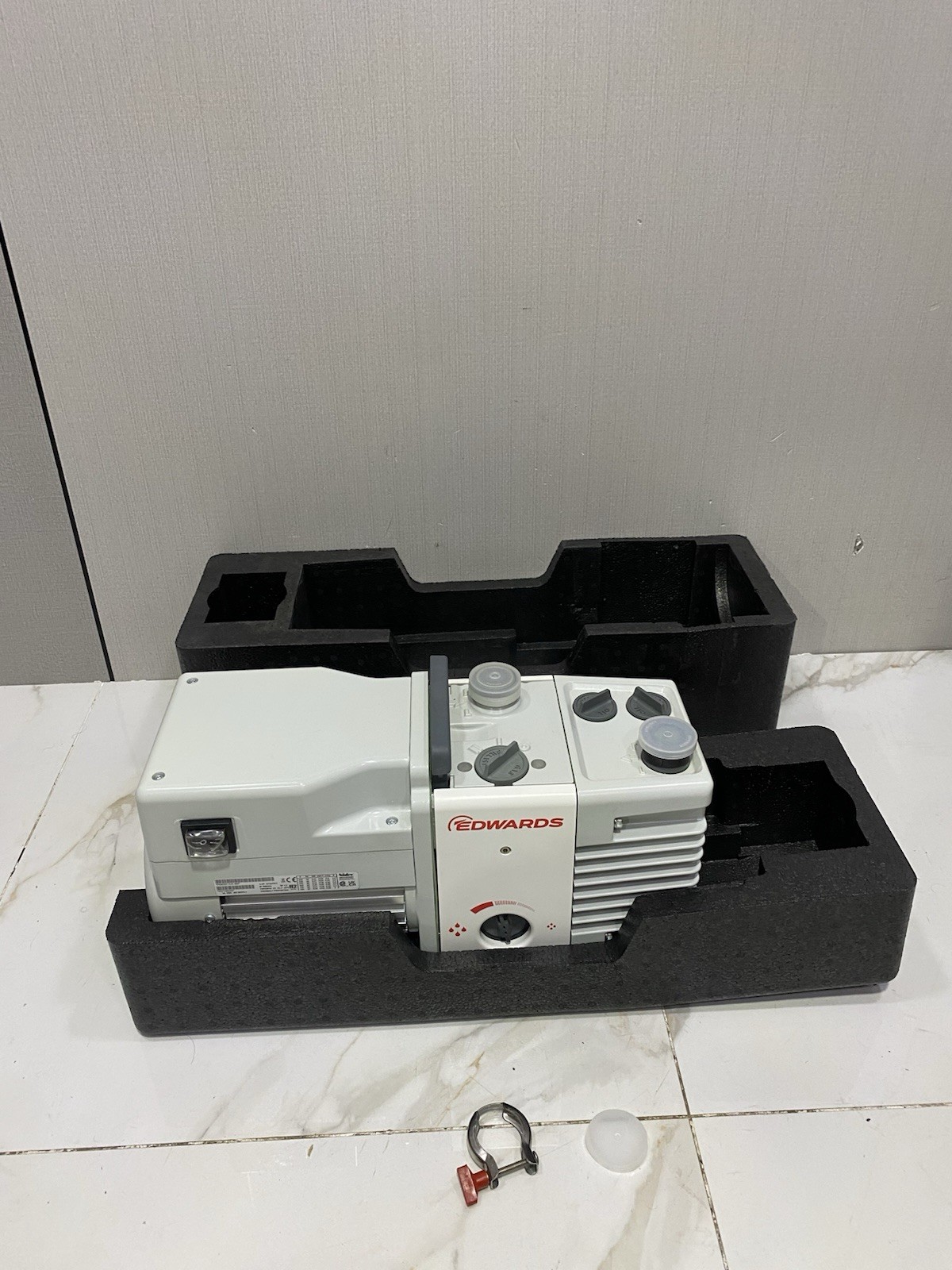 Edwards RV3 FINNIGAN Rotary Vane Vacuum Pump
