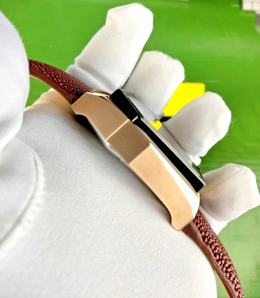 Reloj Invicta Speedway Para Hombre Oro Rosa Diamante Bisel Gemado Correa Raya Roja Foto 2 de 4