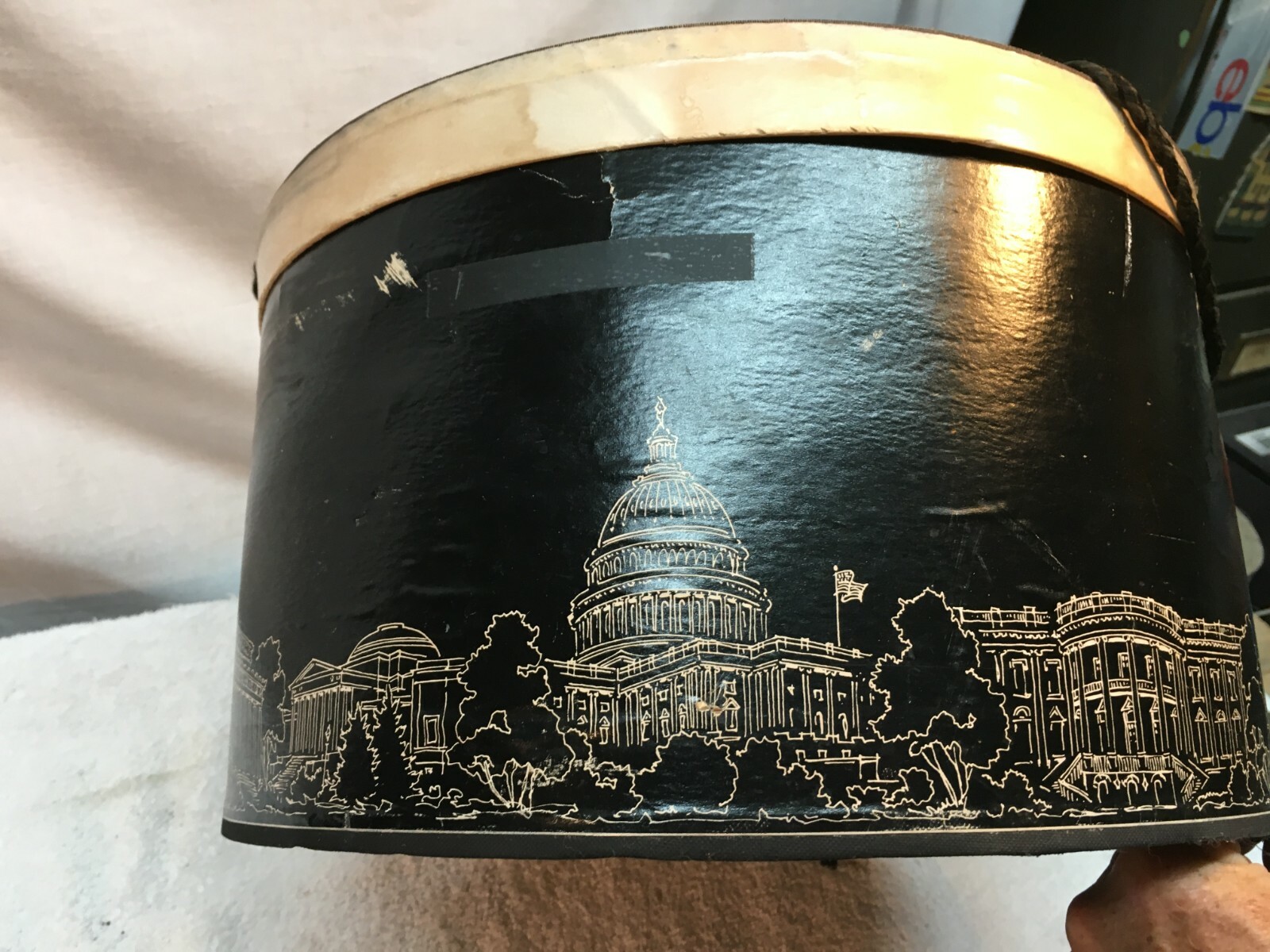 Vintage Woodward & Lothrop Hat Box Featuring Washingt… Gem