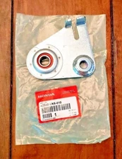 HONDA Rear LH Tire Pivot HRC216K2HXA HRC216K3HXA 42940-VK6-010 Genuine OEM