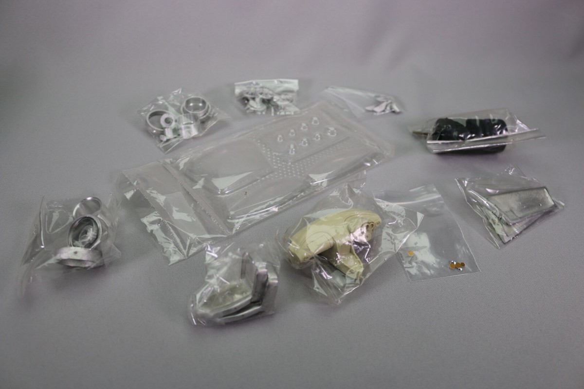 KIT RARE FUJIMI 1/24 Série de voitures de sport réelles BMW Z4 GT3 2014