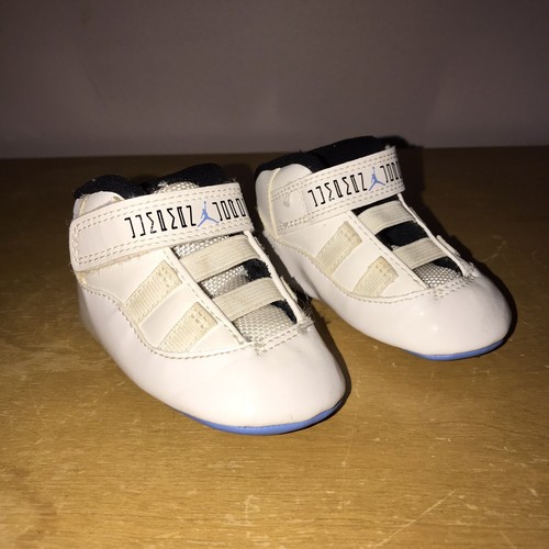 soft bottom nikes for infants