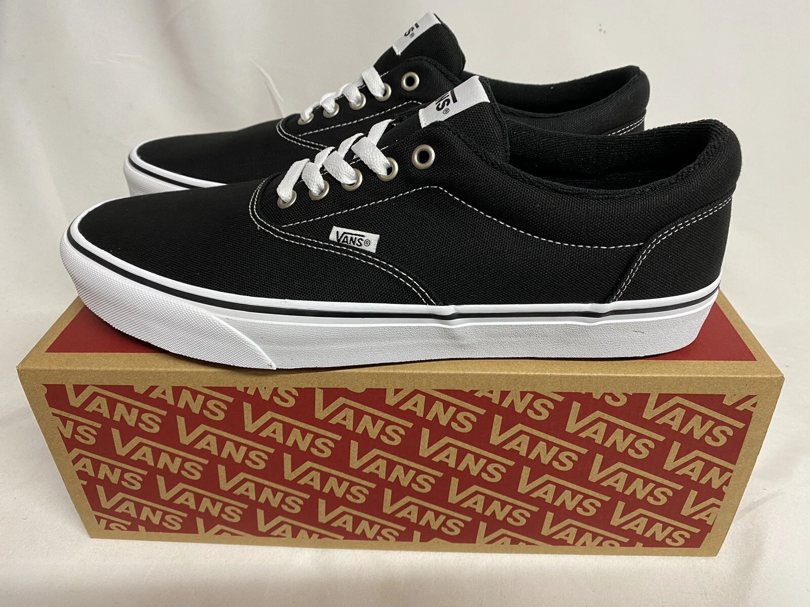 UK 9.5 Sneakers da ginnastica Vans Doheny per uomo colore nero bianco