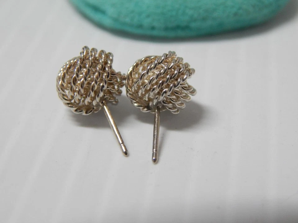 BRINCOS DE MALHA VINTAGE TIFFANY SOMERSET LOVE KNOT PRATA ESTERLINA + BOLSA - Imagem 3 de 3