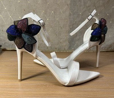 Cape Robbin Eilis White Heels w/ Pavé Stone Floral Detail   Size 11 NIB