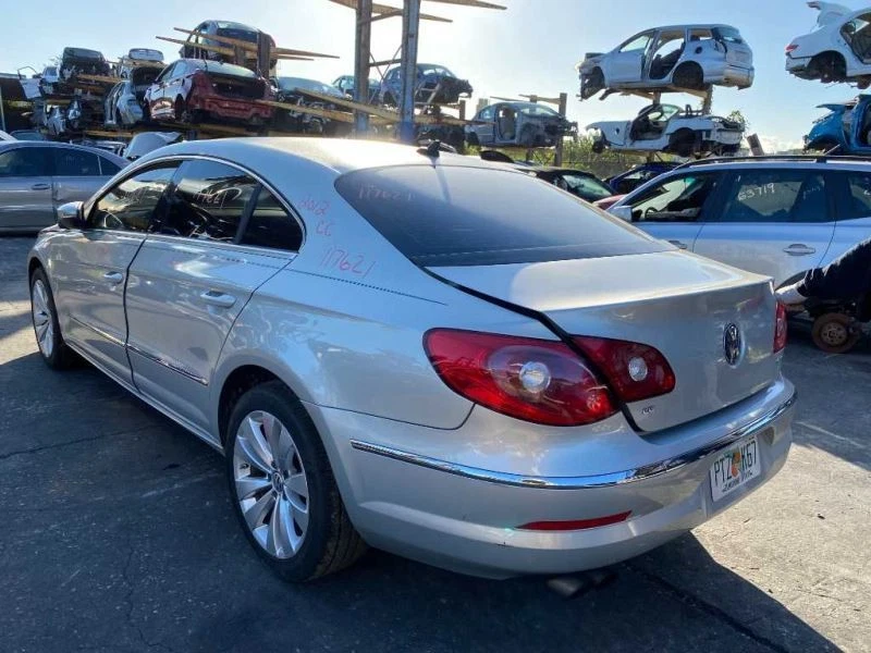 Bote de carbón de vapor de combustible 2009 10 11 12 13 14 15 16 17 Volkswagen CC 2,0 L Foto 4 de 4