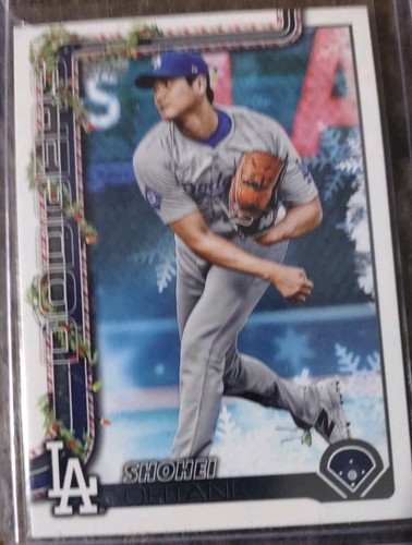 2025 Topps Holiday - Holiday Variation Shohei Ohtani (SSP).