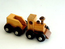 HAND MADE WOODEN TRAIN ENGINE WITH CAR 5 INCH LONG