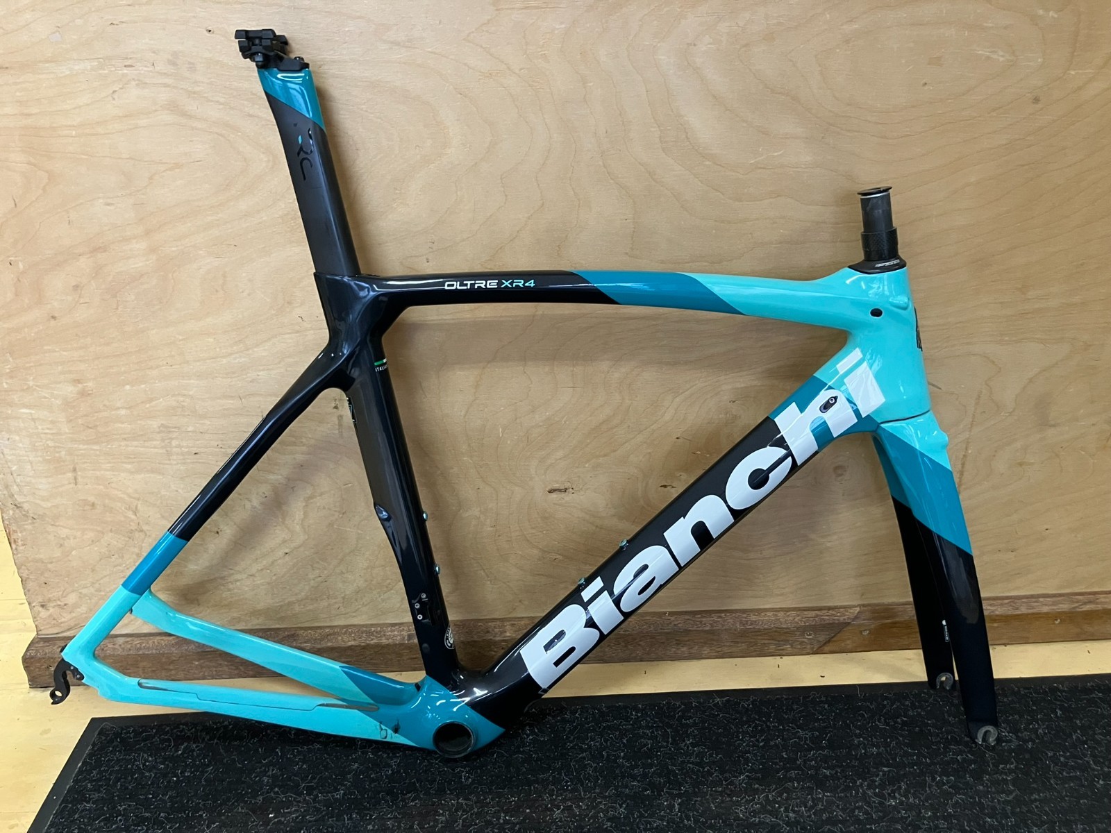 Bianchi Oltre XR4 Frame set 57cm Rim Brake 2023