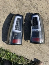 Back Left 99-06 Chevy/gmc 1500 Taillight