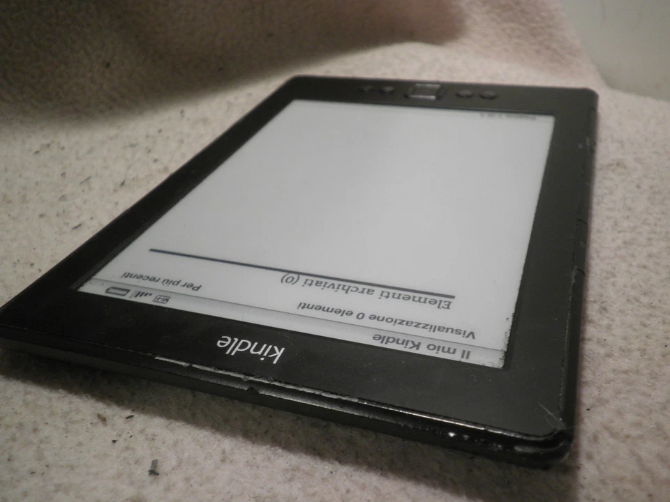 EBOOK KINDLE 5° GEN. NERO 2GB BUONE CONDIZIONI GENERALI - Immagine 3 di 4