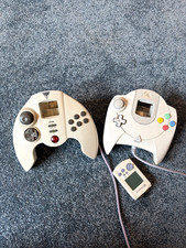 2 SEGA Dreamcast Controllers White Wired w/ 1 Visual Memory Unit VMU