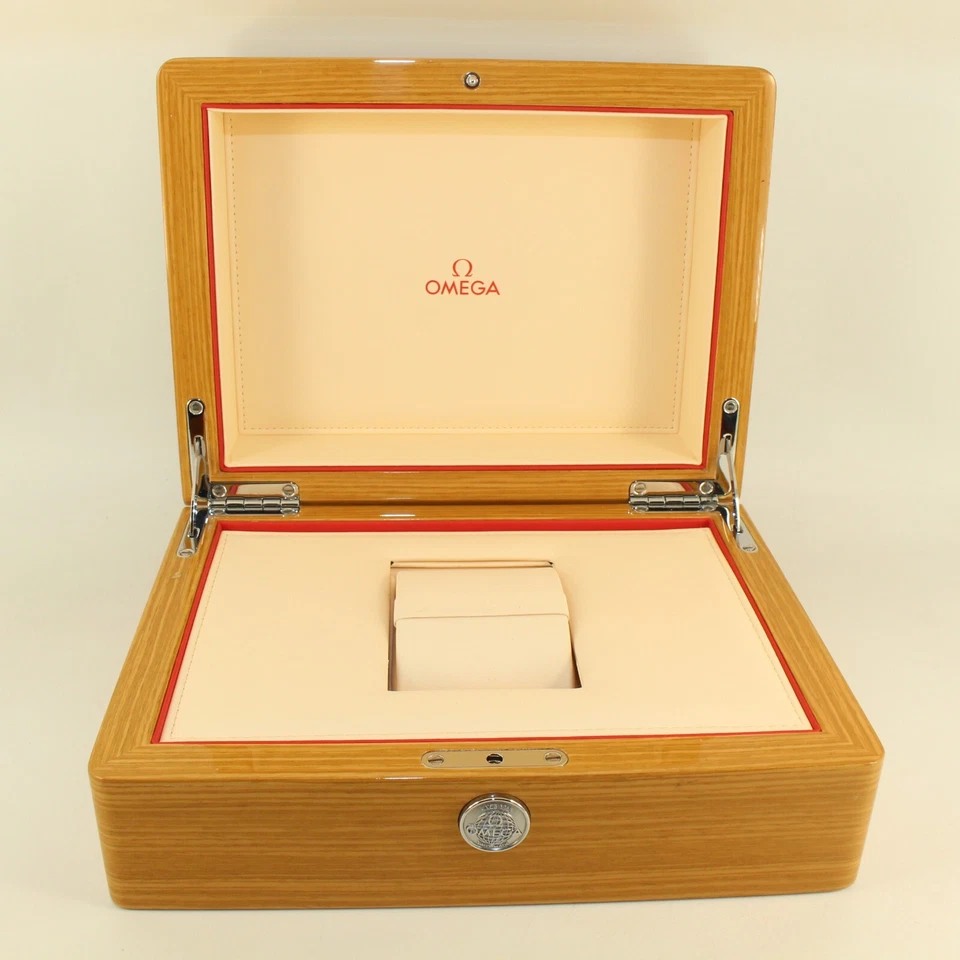 GENUINE OMEGA WATCH BOX WOODEN SEAMASTER SPEEDMASTER DEVILLE CONSTELLATION - Image 2 of 4