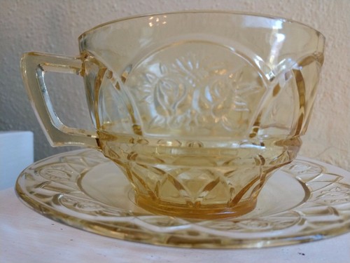 Federal Mayfair Cup and Saucer Amber - Picture 5 of 9