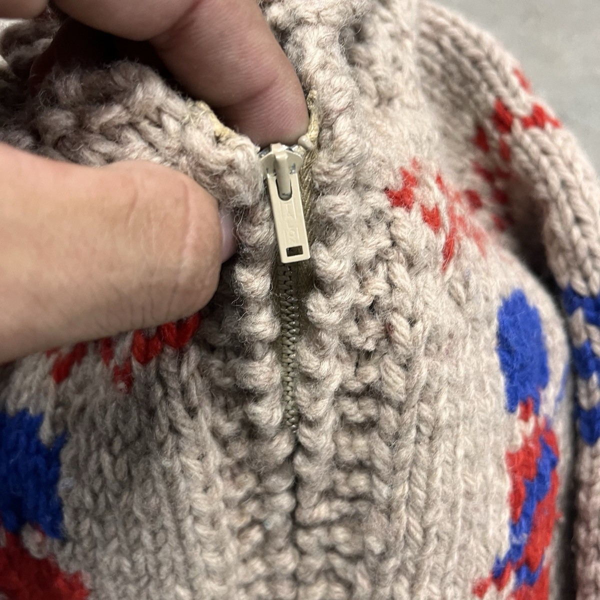 Vintage Kids 1950s Hand Knit Boys Cowichan Hockey Zip Up Sweater