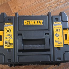 DEWALT DCF620P2K 18v Autofeed screwdriver 1/4" hex drive