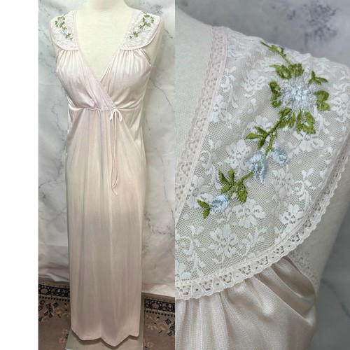 Vintage 60s Lingerie Regency Nightgown Pink CottageCore Lace embroidery romantic