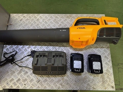 Stiga BL 300e Kit  40V 2 x 4.0Ah Li-Ion E-Power  Cordless leaf Blower Ex Display