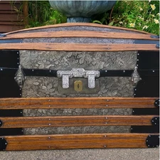 1800’s Antique Victorian Dome Top Steamer Trunk w Tray & Upper Compartment