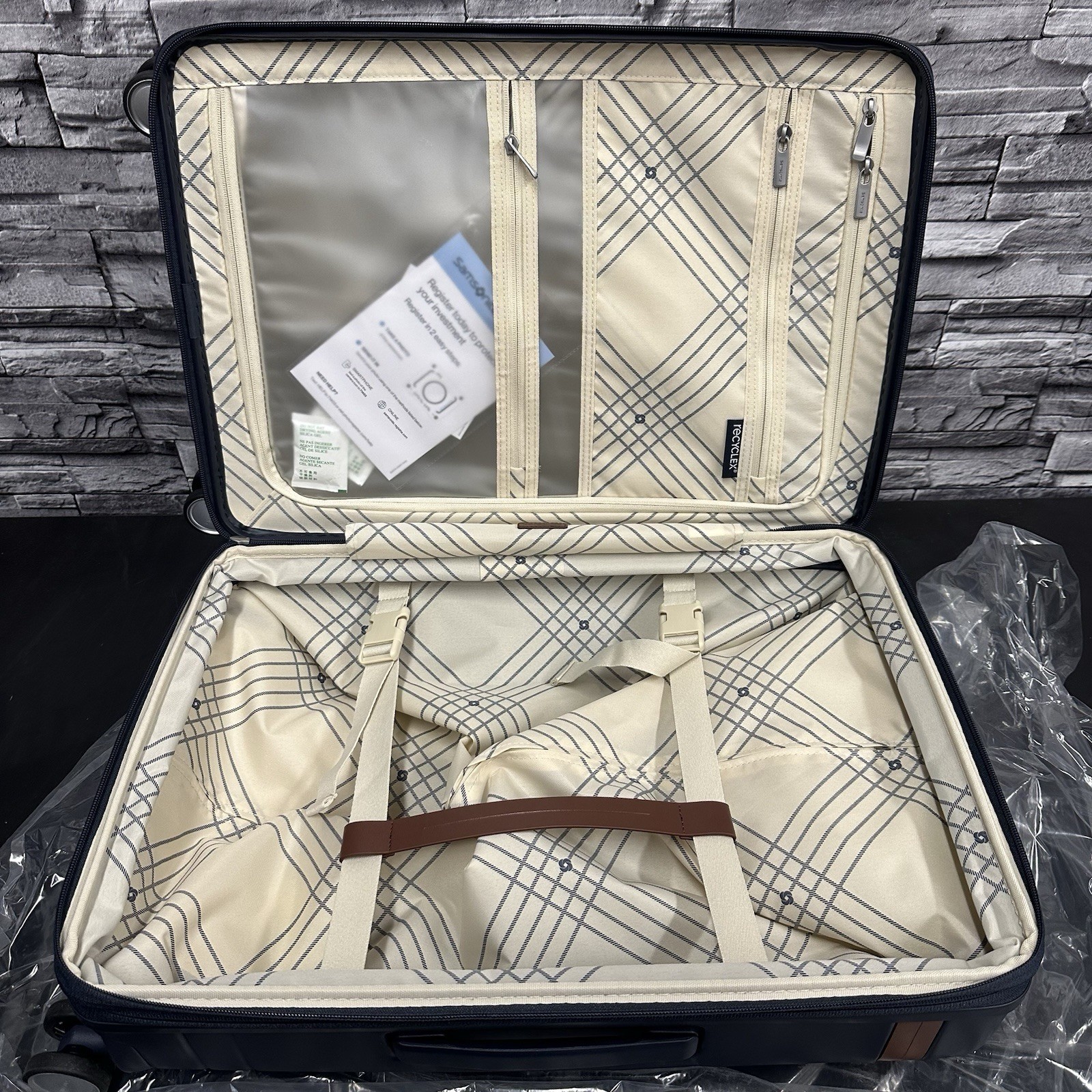 Samsonite Virtuosa Hardside Expandable 21" Carry On Spinner , Navy