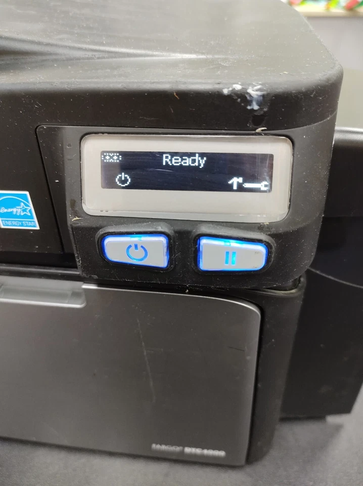 Fargo DTC4000 Single Sided Colour ID Card Printer *POWERS ON - FAULTY* - Image 2 of 4