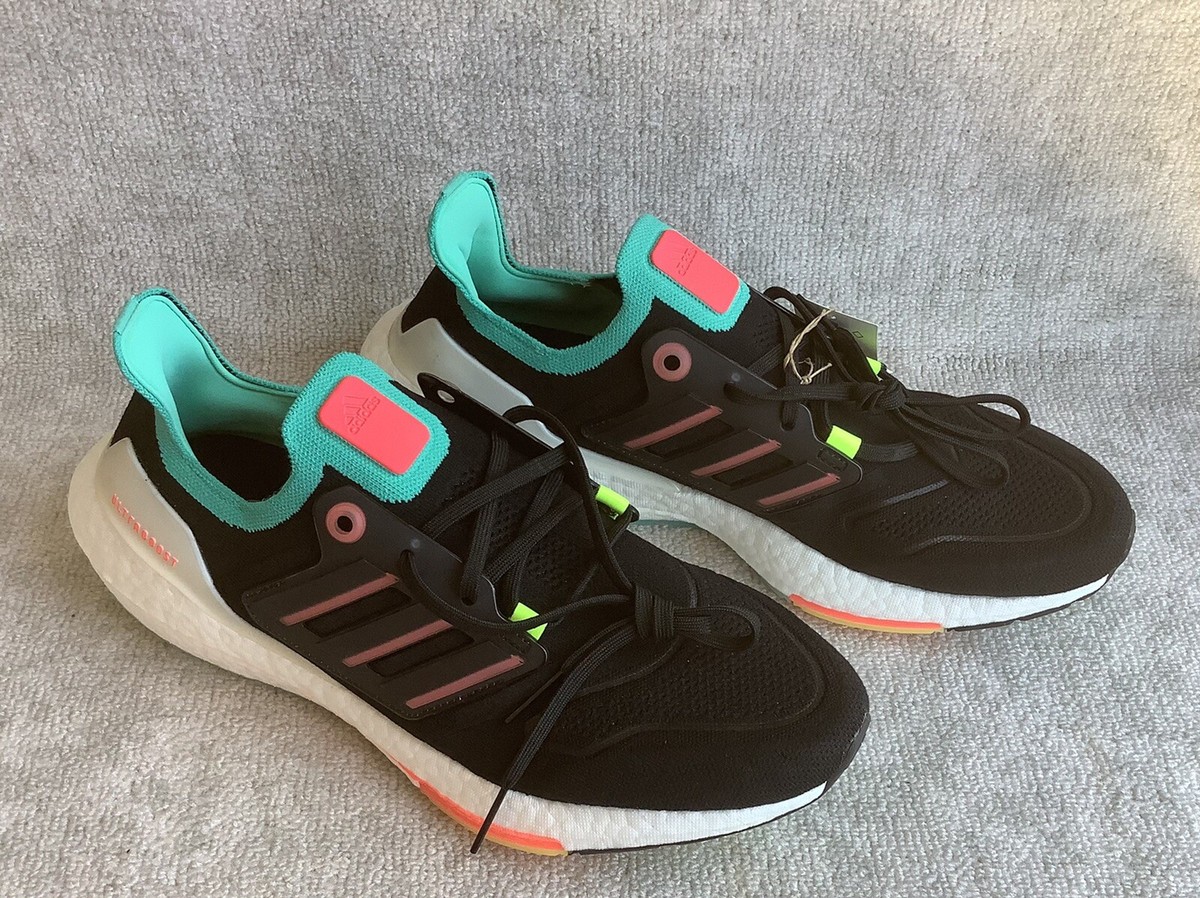 NEW Adidas Ultraboost 22 Men display picture 2