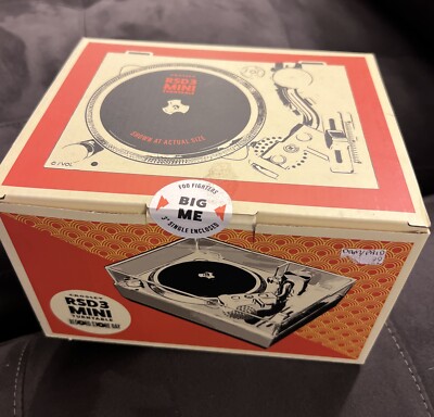 2019 RSD Crosley  3 Mini 3'' Record Player Turntable Foo Fighters  Big Me  SEALED