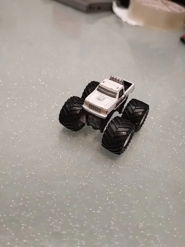 MICRO MACHINES Galoob Monster Truck Ford F-150 Pickup Jersey Outlaw - Immagine 2 di 4