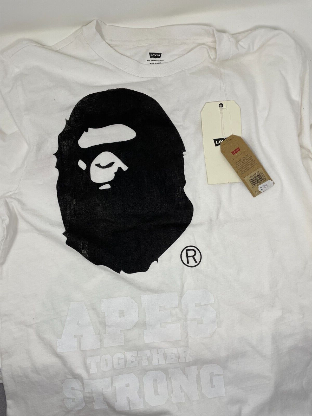 BAPE x LEVI'S Dubai SOLE DXB Custom Silkscreen RARE LIMITED EDITION XL T-shirt