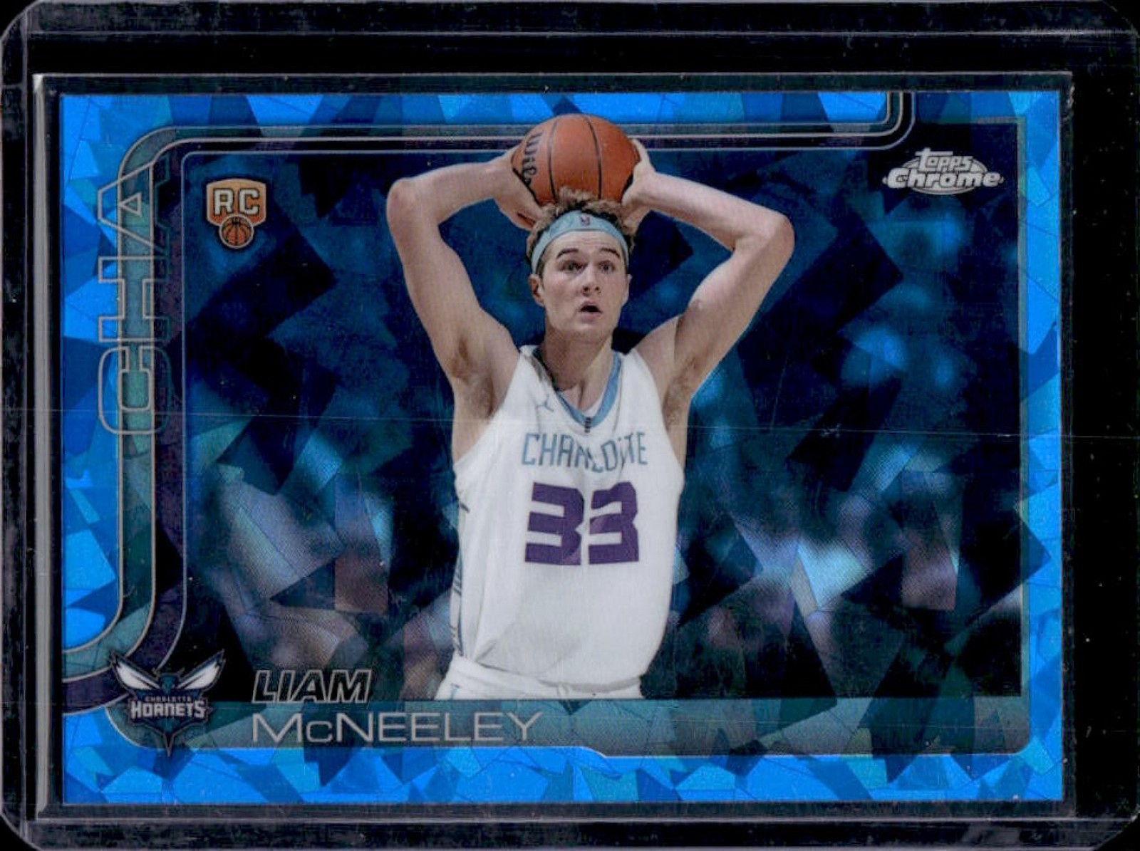2025-26 Topps Chrome Sapphire Liam McNeeley RC Rookie #279 Hornets