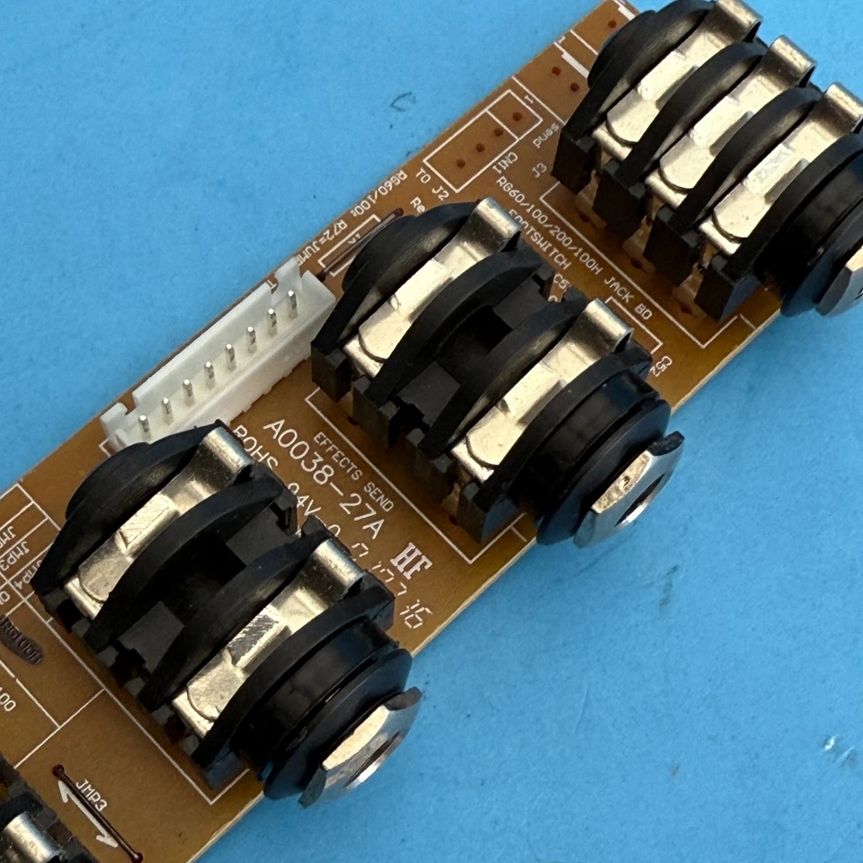 RAVEN RG 60 Amplifier Guitar Amp Part Rear In/Out Effect Switch PCB Socket Board - Image 3 of 4