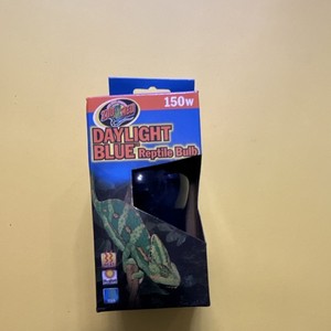 Zoo Med Daylight Blue Reptile Bulb 150W for Reptile Terrariums MPN DB-150