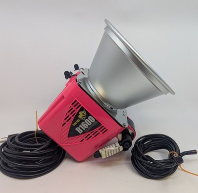 Paul C. Buff Alienbees Studio Flash Unit B1600 in Pink