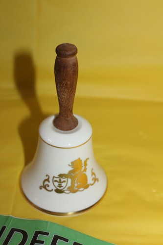 Danbury Mint England Pikard China Lion Crest With Wooden Handle Bell - Picture 2 of 6