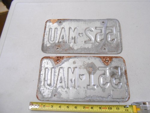 VINTAGE OLD SET 2 OHIO AUTO CONSTECTVE LICENSE PLATE 551MAU 552MAU RAISED LETTER - Picture 3 of 4