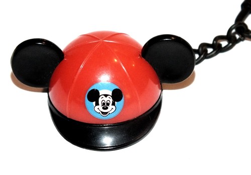 Llavero de colección Disney orejas de Mickey Mouse sombrero rojo gorra llavero de plástico años 80 - Imagen 23 de 24