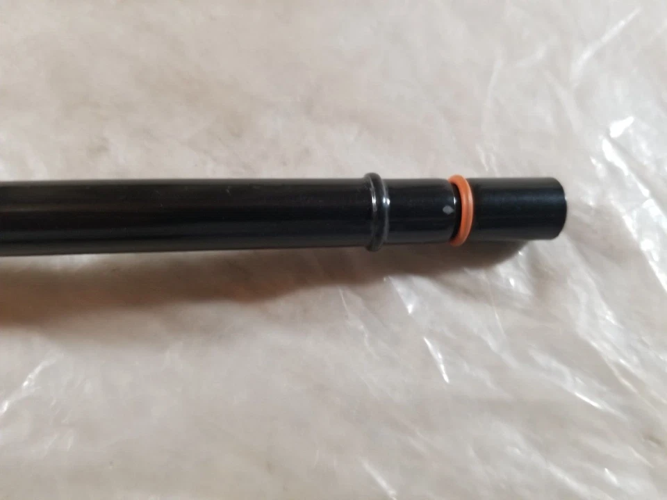 Tubo OEM GM 24574160, varilla de medición de aceite 1995-2002 4 cilindros 2,3 L 2,4 L Foto 2 de 4